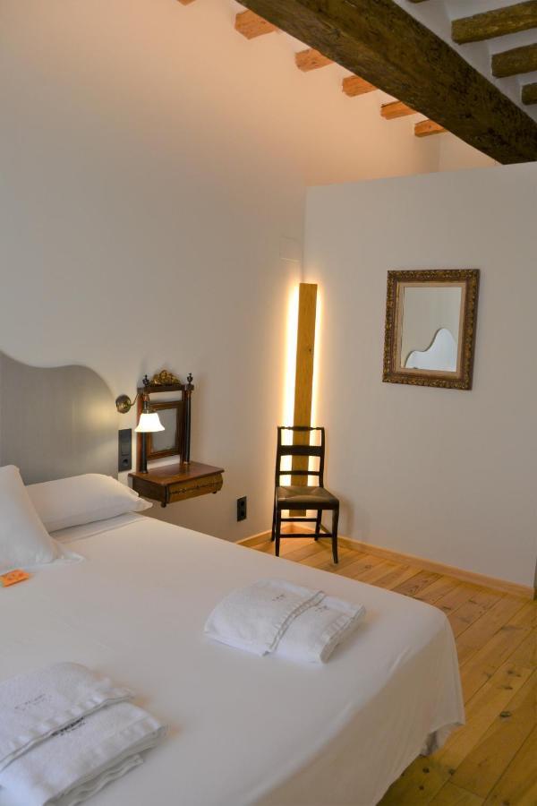Lo Palauet De La Muralla Balaguer Room photo